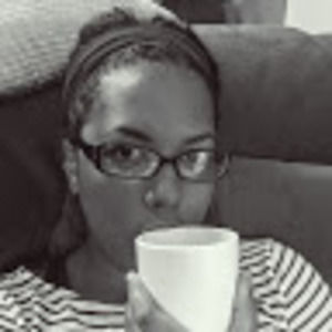 Meet your Posher, Lora